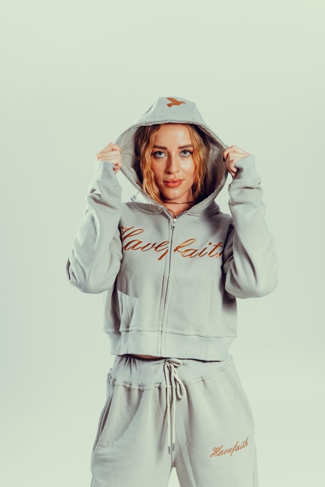 "TEN FE" — SUDADERA CON CAPUCHA PARA MUJER